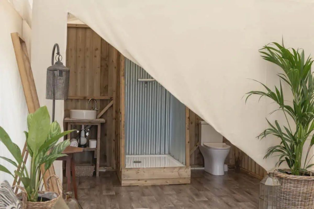 Tenthouse Cabin - VIP Accommodation Glastonbury Tenthouse Cabin - VIP Accommodation Glastonbury